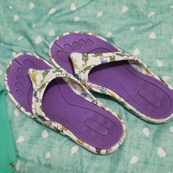 Comfortable purple flip flops - Picture 1 of 2